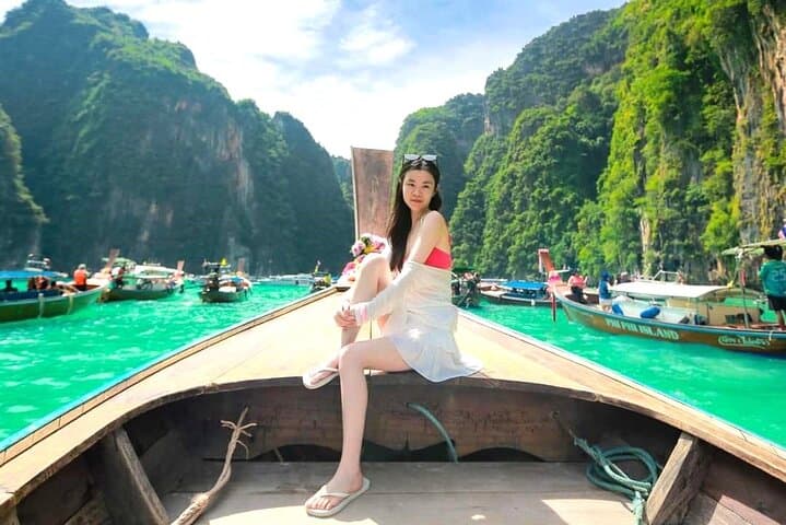 Phi Phi Island Speedboat Day Trip to Maya Bay: Snorkeling, Kayaks & Lunch