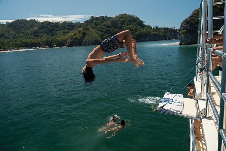 Tortuga Island Snorkel & Sunset Cruise from Jacó — Costa Rica Catamaran Guide photo 3