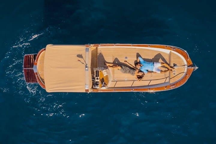 Dolce Vita Boat Tour in the Gulf of Poets: Portovenere, Palmaria & Lerici