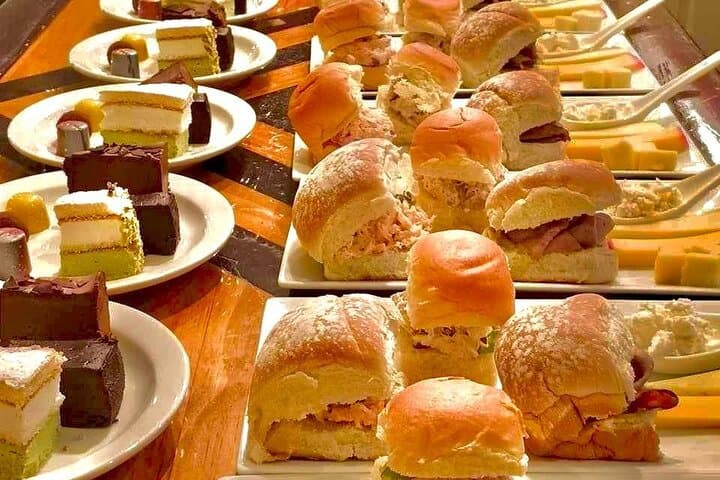 Lunch and Pairing Masterclass with Winemaker Donna in Virginia Wine Country