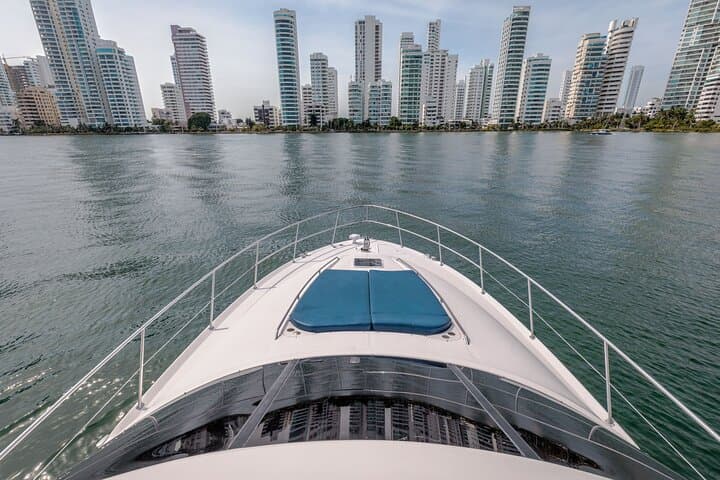 Cartagena Luxury Charter: Sea Ray 56 8-Hour Yacht to the Rosario Islands photo 3