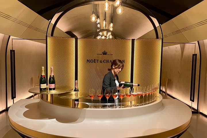 Private 2-Day Champagne & Chablis Tour from Paris — Moët, Veuve Clicquot & Chablis Tastings photo 2