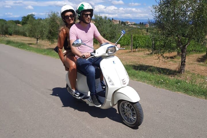 Florence Vespa Passenger Tour: 90-Min City Sights & Tuscan Hills with Wine Windows photo 5