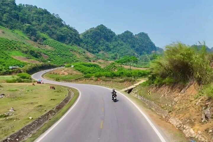 Central Highlands Explorer Loop: 4-Day Dalat to Lak Motorbike Adventure photo 2