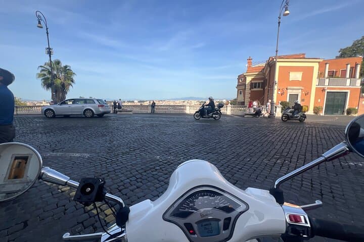 Rome Vespa Tour: See Ancient Streets by Vespa in 3 Hours