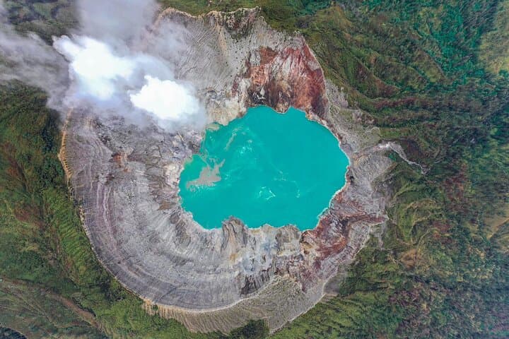 Mount Ijen Blue Fire Midnight Hike: Guided Tour from Banyuwangi photo 2