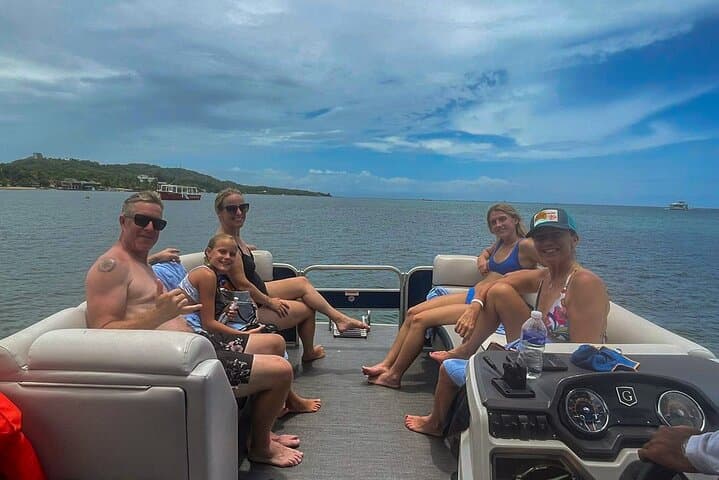 Roatan Shore Snorkel and West Bay Beach Break: Sanctuary Park Highlights