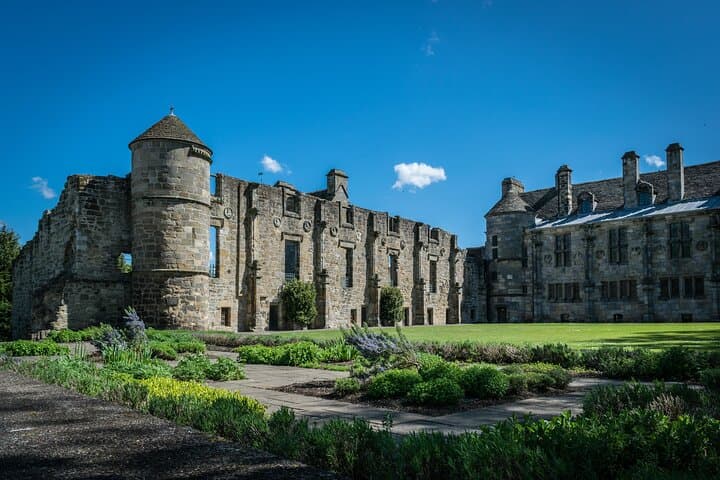 Private Outlander Day Tour from Edinburgh: Lallybroch, Blackness, Doune & Culross photo 3