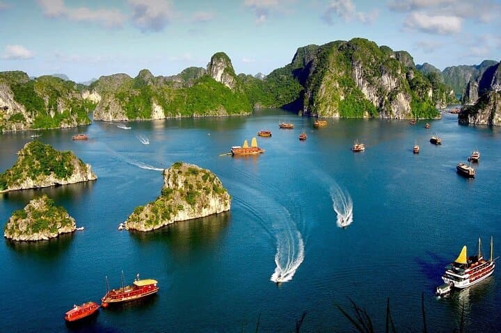 Lan Ha Bay 2-Day Overnight Cruise from Hanoi: Kite Cruise, Kayaks & Tai Chi