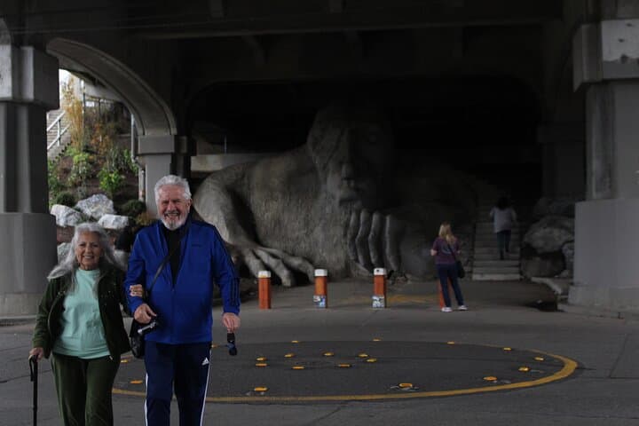 Seattle Highlights Private Tour: 3–4 Hour Luxury SUV or Sprinter City Experience photo 3