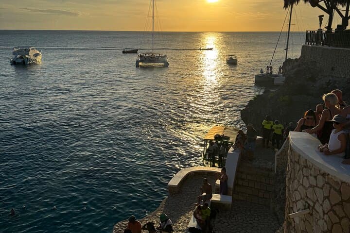 Discover Jamaica's Iconic Seven Miles Beach and Rick’s Café Adventure photo 3