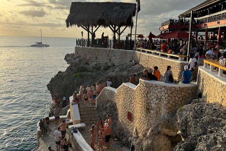 Discover Jamaica's Iconic Seven Miles Beach and Rick’s Café Adventure photo 4