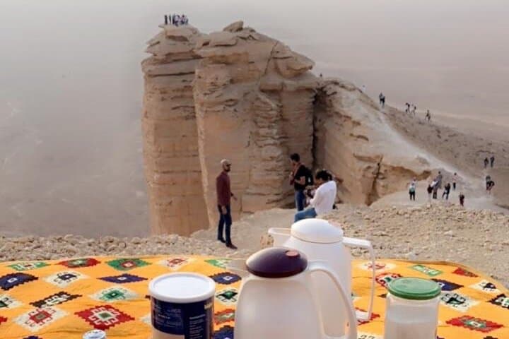 Exploring Riyadh’s Edge of The World and Bin Rashid Bat Cave: A 4WD Adventure photo 6