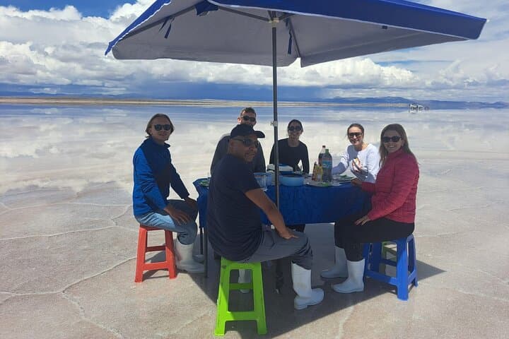 One-Day Salar de Uyuni Sunset Tour — Mirror Flats & Incahuasi photo 4