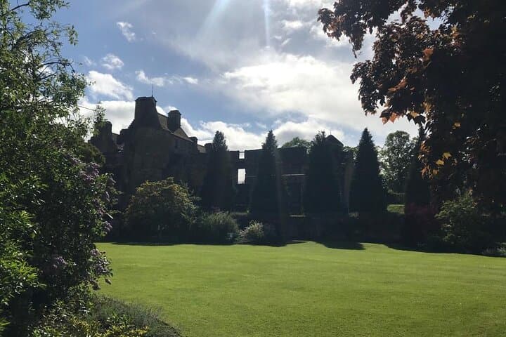 Private Outlander Day Tour from Edinburgh: Lallybroch, Blackness, Doune & Culross photo 6