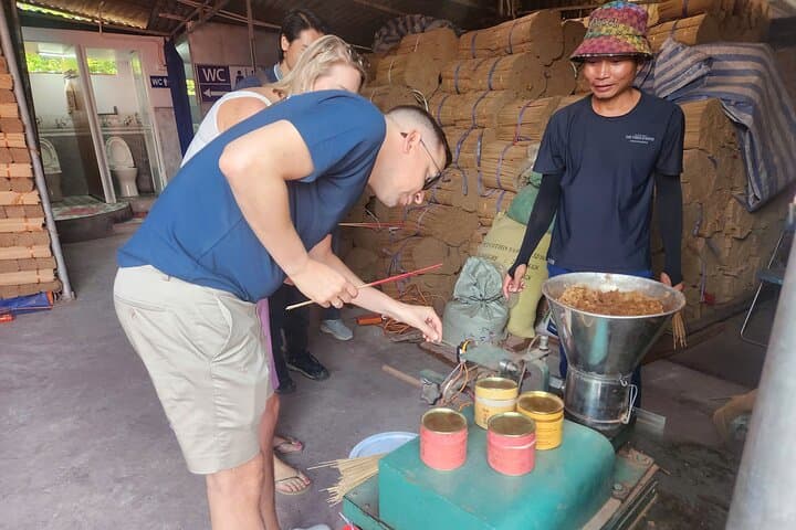 Tam Coc, Hoa Lu & Quang Phu Cau: Day Trip from Hanoi to Incense Village and Sampans photo 6