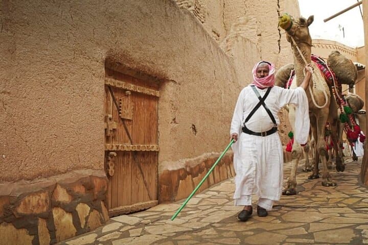 Ushaiger Heritage Village Day Trip from Riyadh — Salt Flats & Traditions