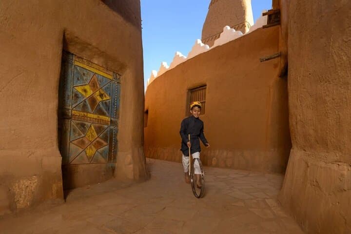 Ushaiger Heritage Village Day Trip from Riyadh — Salt Flats & Traditions photo 2