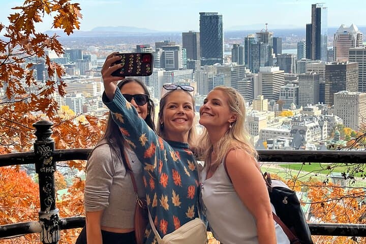 Guided Mount Royal Park Nature Walk — Montreal Day Hike & City Views