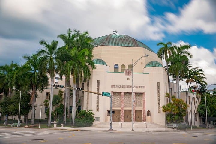 Miami Beach Jewish Heritage Private Walking Tour — Temple Emanu‑El & Holocaust Memorial photo 1
