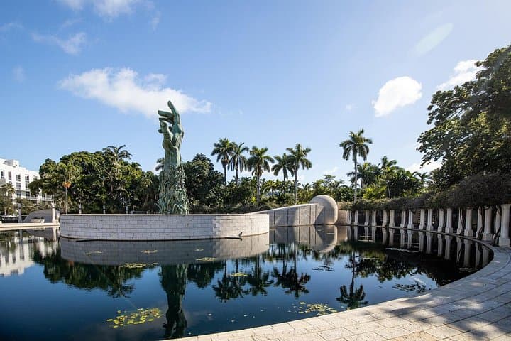 Miami Beach Jewish Heritage Private Walking Tour — Temple Emanu‑El & Holocaust Memorial photo 3