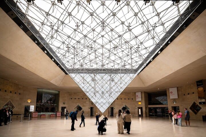 Evening Louvre Masterpieces Tour with Curated French Wine Tasting photo 6