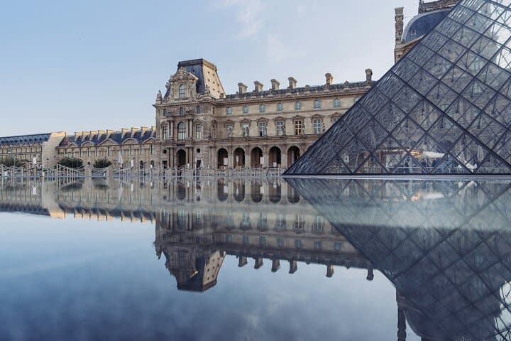 Evening Louvre Masterpieces Tour with Curated French Wine Tasting photo 4