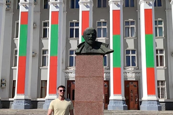 Day Trip to Transnistria and Bender Fortress from Chișinău: Soviet Relics and Riverfront History photo 2