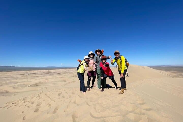 6-Day Gobi Desert Highlights: Khongor Dunes, Yol Valley & Flaming Cliffs