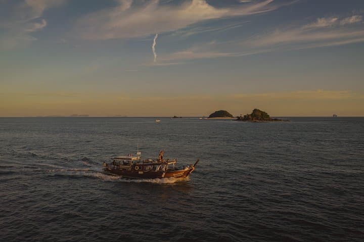 Krabi 7-Island Luxury Longtail Tour with Snorkeling — Ao Nang Day Trip photo 3