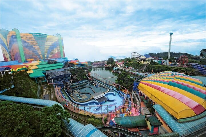 Genting Highlands Day Trip: Awana Cable Car, Chin Swee Temple & SkyWorlds