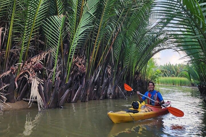 Hoi An Sunset Kayak: Ancient Town to Cam Thanh Mangrove Paddle photo 4