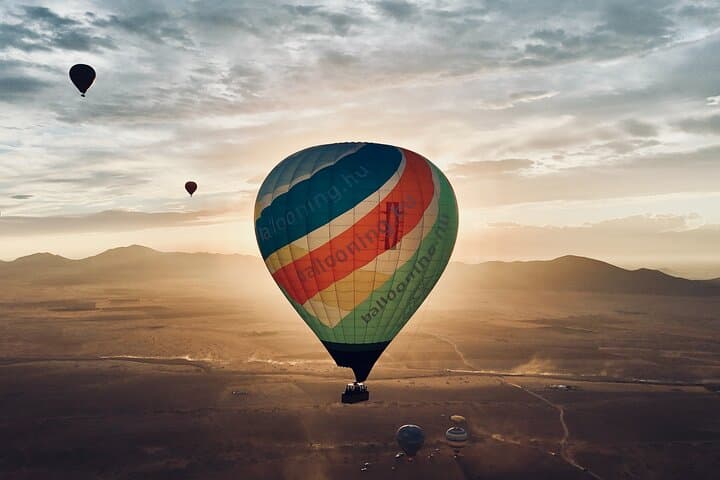 Sunrise Balloons and Agafay Nights: Marrakech Hot-Air Flight with Berber Breakfast