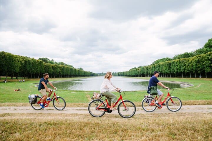 Cruise Versailles by E-Bike: Full-Day Tour of Château, Trianon & Marie Antoinette's Hamlet photo 5