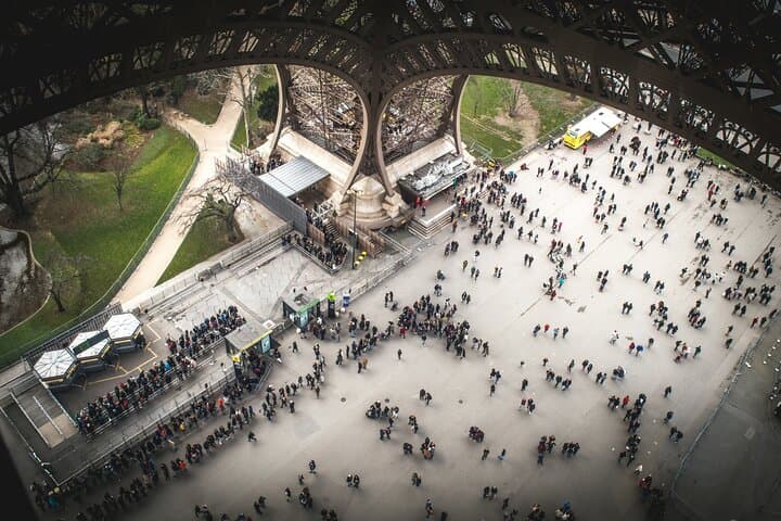 Eiffel Tower Second Floor Guided Tour: Reserved Access & Insider History photo 3