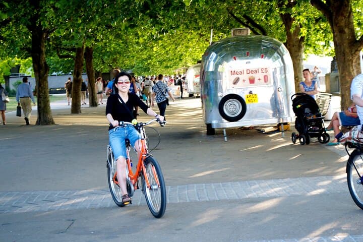 Explore London by Electric Bike: Thames, Palaces & Easy City Rides photo 4
