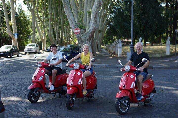 Explore Rome by Vespa: Colosseum to Janiculum on a Guided Scooter Tour photo 2
