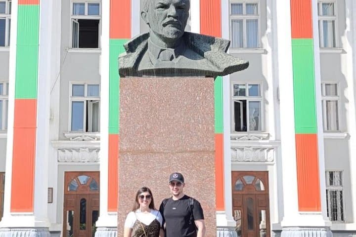 Day Trip to Transnistria and Bender Fortress from Chișinău: Soviet Relics and Riverfront History