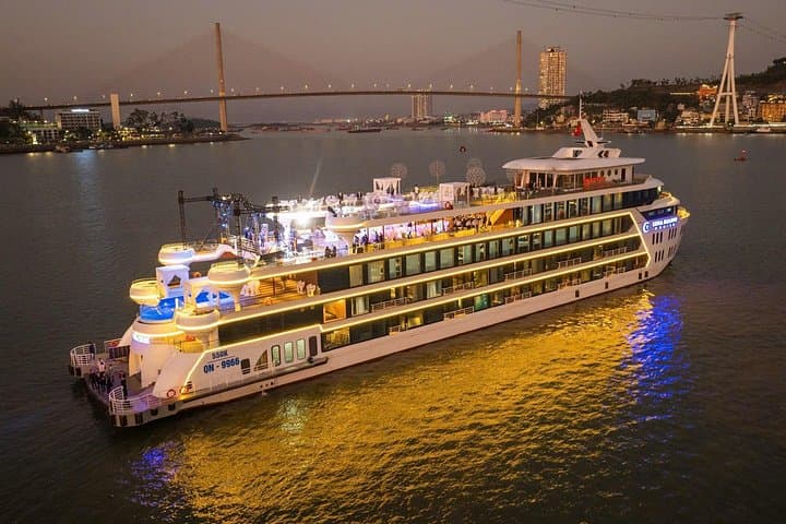 Luna Halong Day Cruise: Luxury Sightseeing to Sung Sot Cave and Ti Top Island photo 1