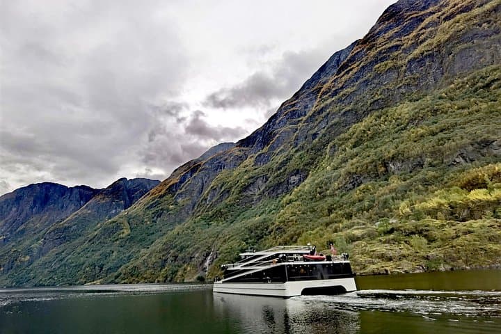 3-Day Norway Fjord Route: Flåm, Nærøyfjord, Voss to Bergen (Preikestolen Option)