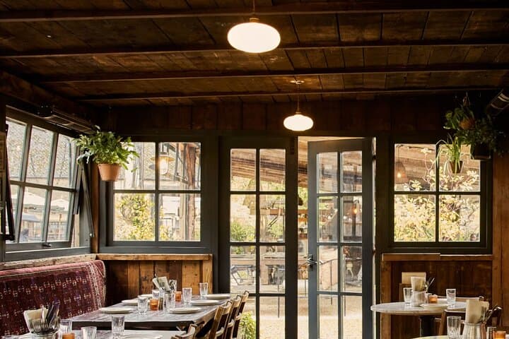 Private Transfer: Heathrow Airport to Soho Farmhouse (Chipping Norton) photo 4