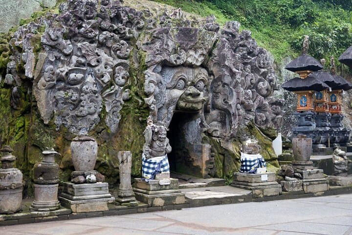 Ubud Day Tour: Monkey Forest, Tegalalang Rice Terraces & Sacred Temples photo 5