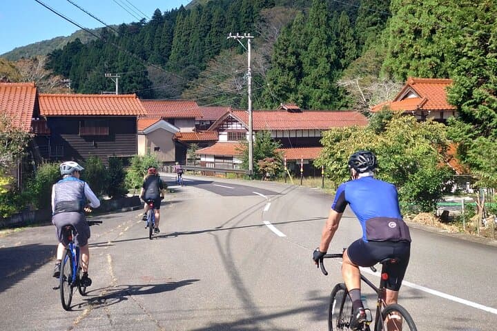 Kutani Full-Day Cycling Tour: Ride Through Kutani Ceramics & Onsen Villages