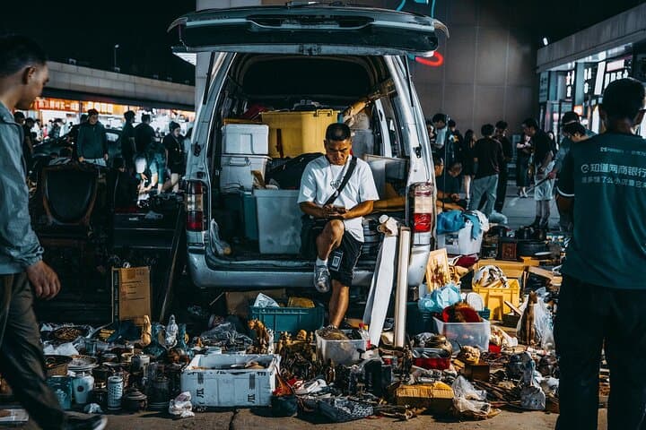 Beijing Ghost Market Night Tour: Antiques, Snacks & Local Secrets photo 2