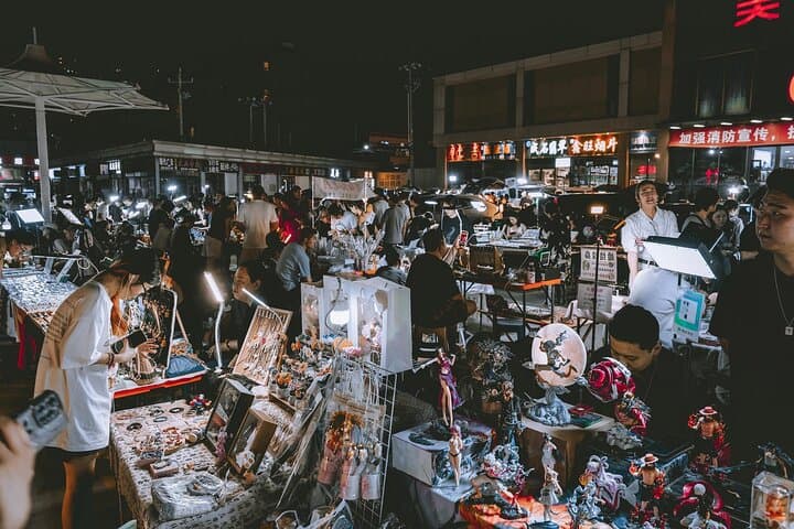 Beijing Ghost Market Night Tour: Antiques, Snacks & Local Secrets photo 4