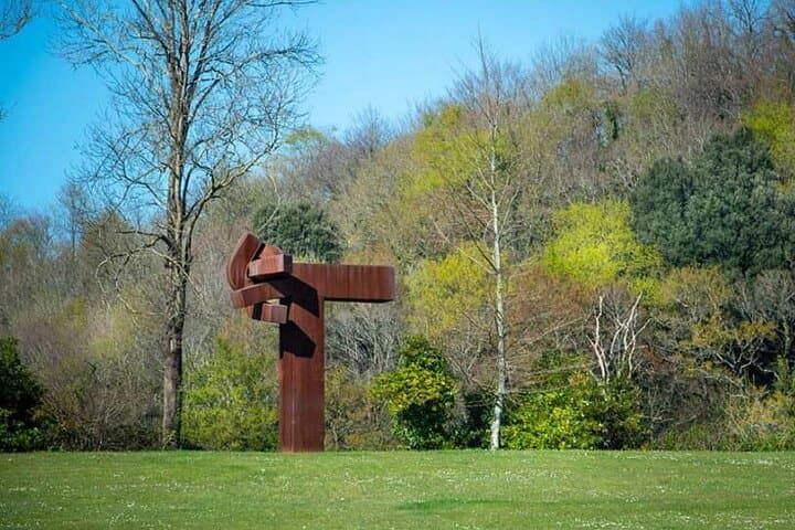 San Sebastián E‑Bike Culture & Cider House Tour: Bay Views, Chillida Leku, and Basque Flavors