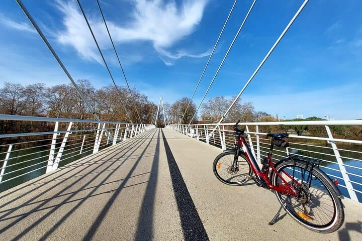 Panoramic Toulouse E-Bike Tour with Téléo Cable Car — Garonne to Canal du Midi photo 5