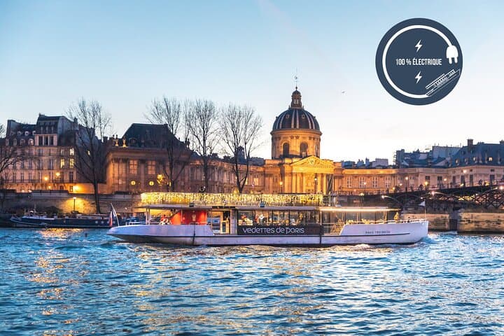 Evening Seine River Cruise with Music and Drinks in Paris