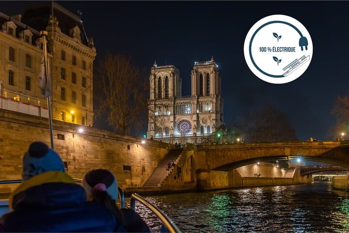 Evening Seine River Cruise with Music and Drinks in Paris photo 2