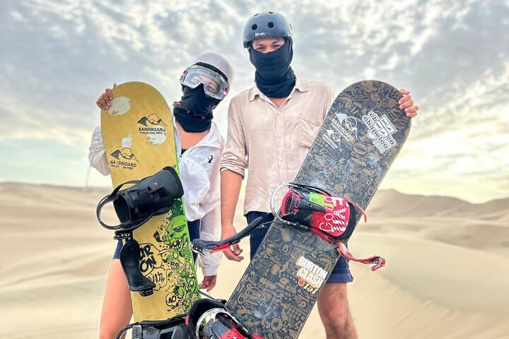 Sunset Sandboarding & Dune Buggy Adventure in Huacachina, Peru photo 4